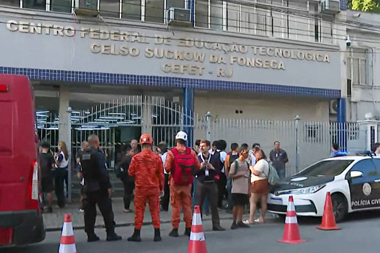 Atirador do Cefet do Maracanã estava afastado há 60 dias por problemas psiquiátricos, aponta PM Atirador do Cefet do Maracanã estava afastado há 60 dias por problemas psiquiátricos, aponta PM