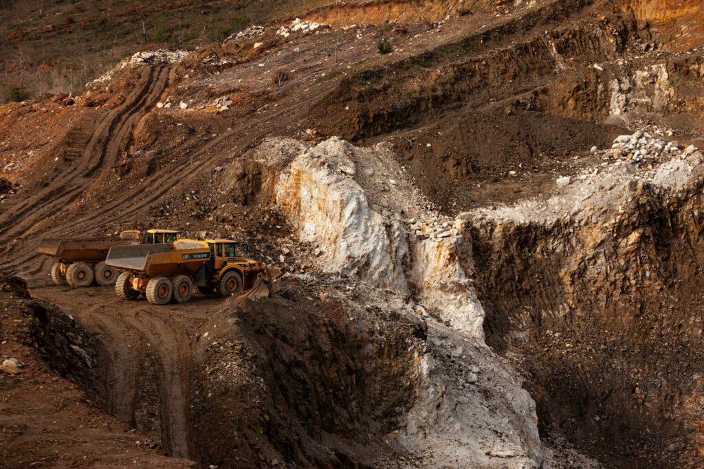 IA revoluciona exploração mineral Jazida de Lítio de R$ 16,2 trilhões descoberta no Canadá